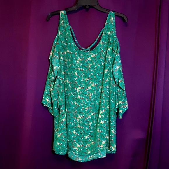 Xhilaration Tops - 🌼Xhilaration Floral Cold Shoulder Top🌼